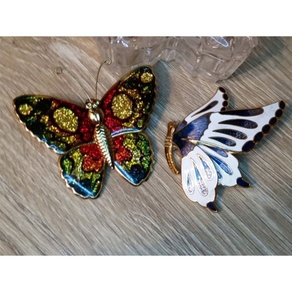 Vintage Fish Enterprises Ltd Enamel Butterfly Pin - Picture 1 of 4